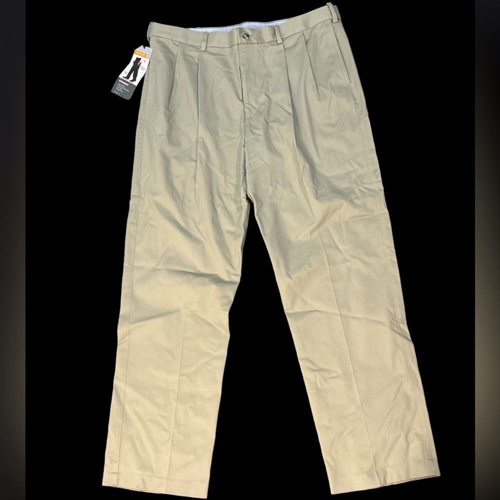 NWT Strait fit SAVANE Khaki pants W36 L32